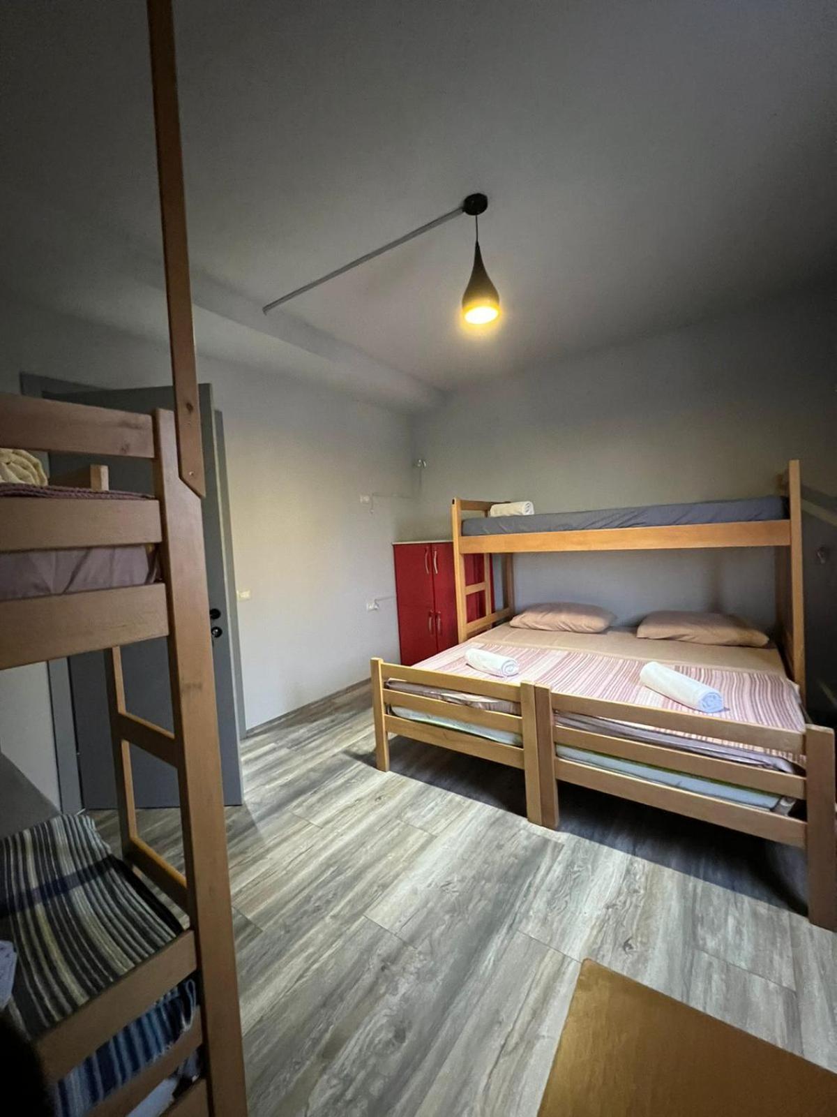 The Rooftop Hostel Shkodër 객실 사진